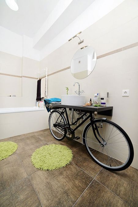 decoracion baños con bicis