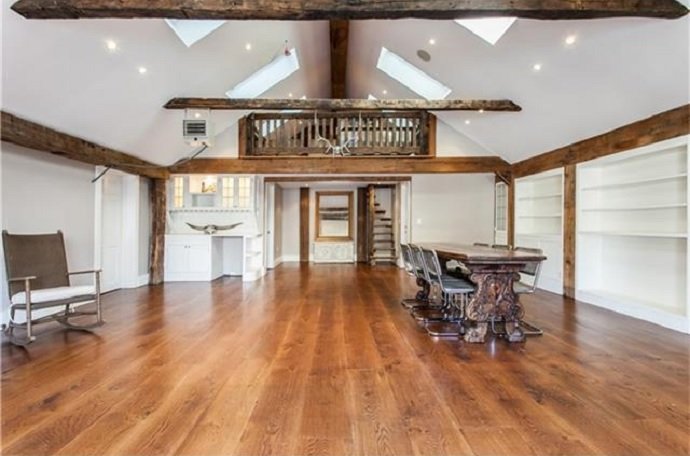 Anne Hathaway compra esta mansión en Connecticut por 2,3 millones de euros