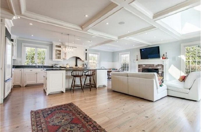 Anne Hathaway compra esta mansión en Connecticut por 2,3 millones de euros