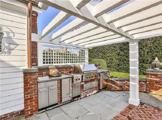 Anne Hathaway compra esta mansión en Connecticut por 2,3 millones de euros