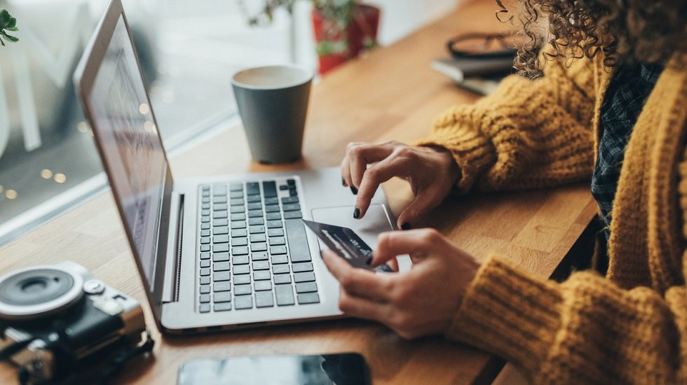 Comprar por Internet: cómo asegurarse de que no nos clonan la tarjeta