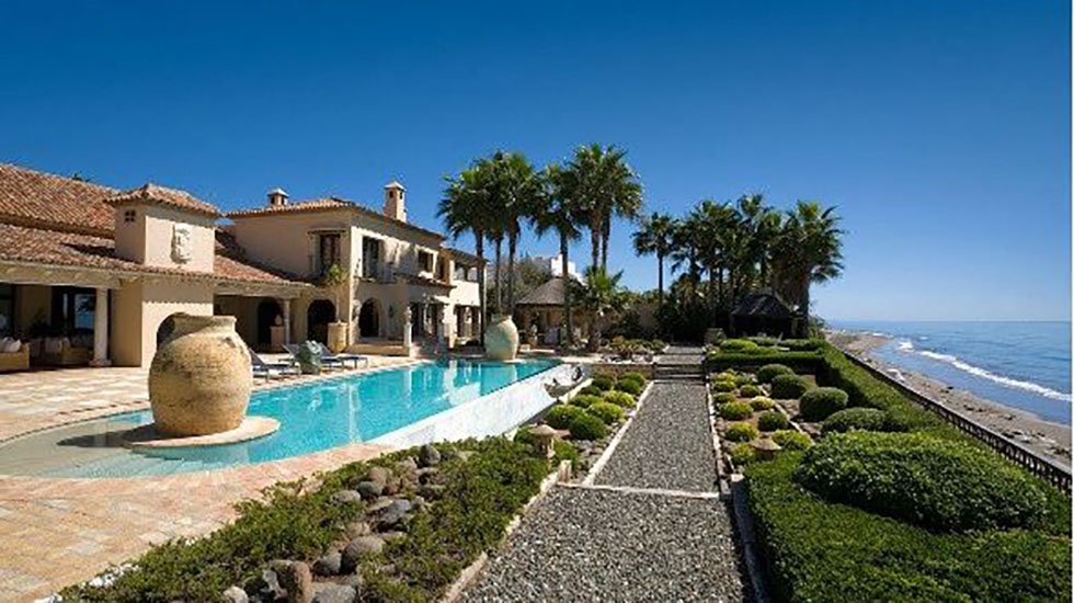 casa al lado del mar