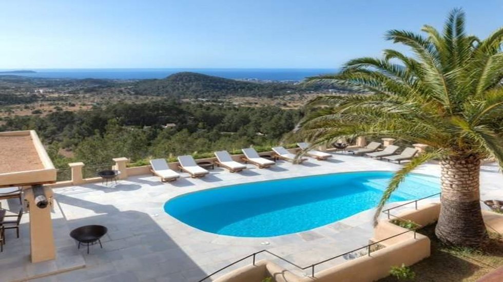 Exterior con piscina
