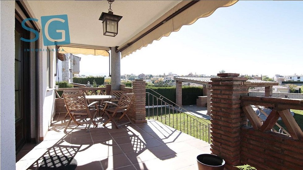 Casas con piscina para todo el año