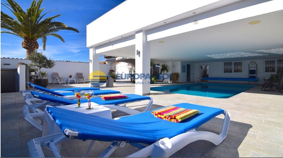 Casas con piscina para todo el año