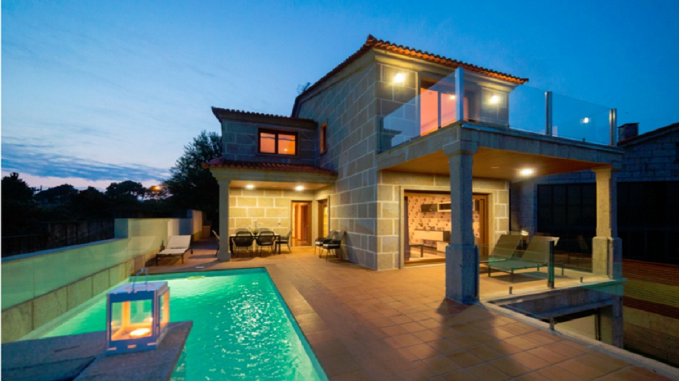 chalet con parcela y piscina