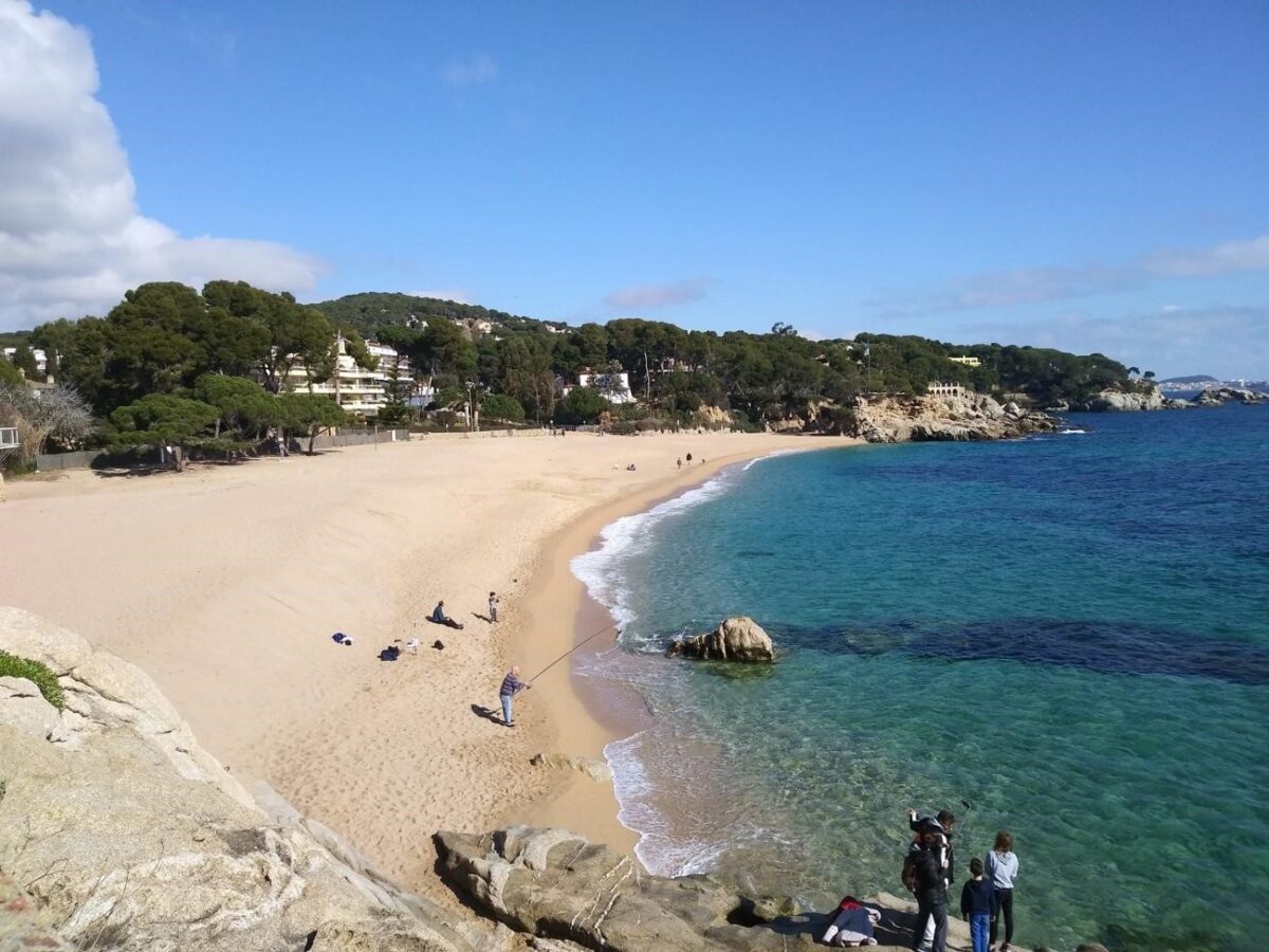 playa en costa brava Descubre cuáles son las mejores playas de España