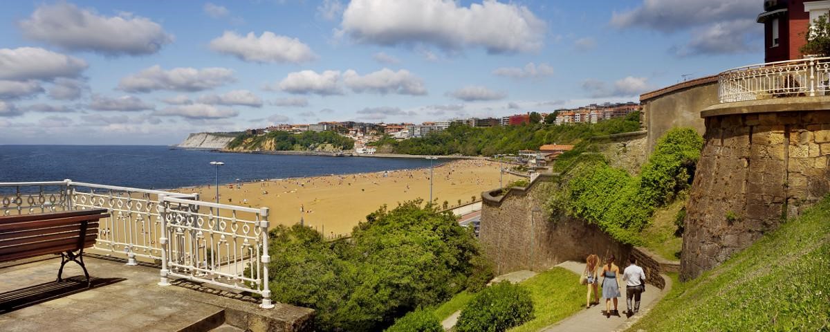 playa en Pais Vasco Descubre cuáles son las mejores playas de España