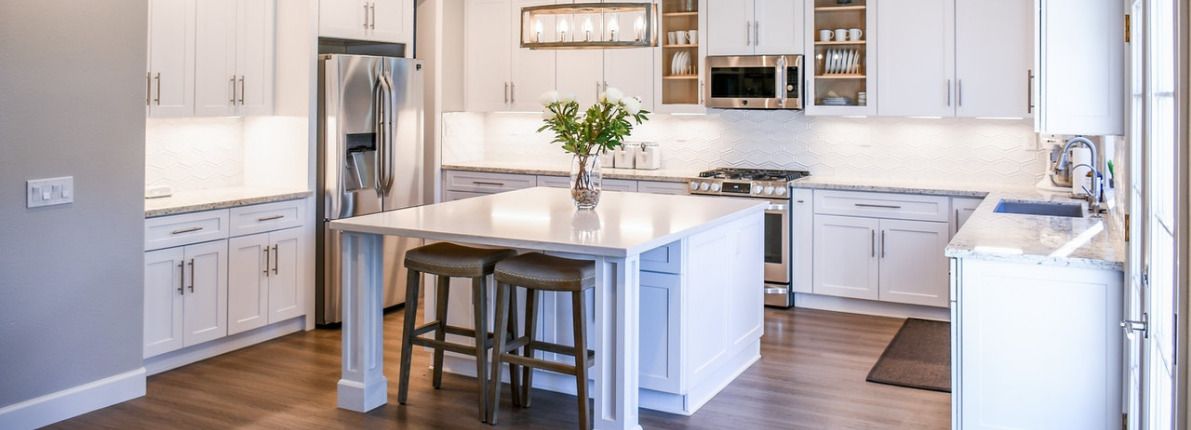 ¿Cómo son las cocinas de lujo y qué elementos no pueden faltar?