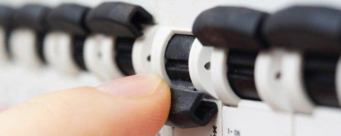 El derecho a percibir el bono social de las familias numerosas se limitará a un consumo de 3.600 kWh al año