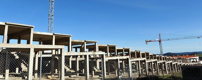 Las constructoras se reducen a la mitad por la crisis