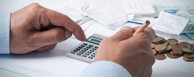 El IVA de la electricidad en España supera en tres puntos la media de la UE, según la AIE