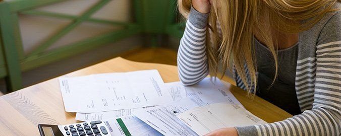 Tres de cada cuatro consumidores dedican menos de cinco minutos a leer el recibo de la luz