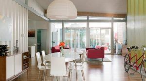 Casa contenedor luminosa