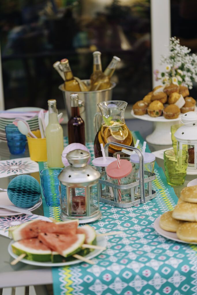 Tablescaping; decora tu mesa con motivos veraniegos - Getty Images
