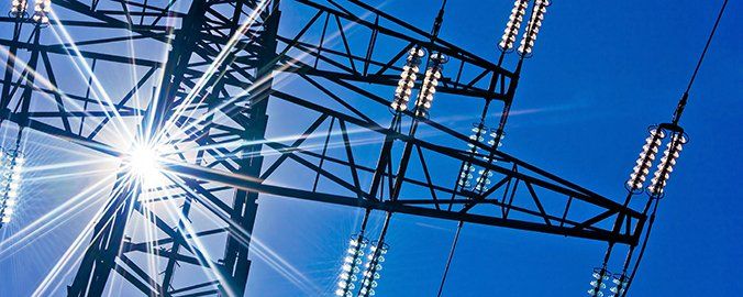 Industria inhabilita a cuatro comercializadoras de luz