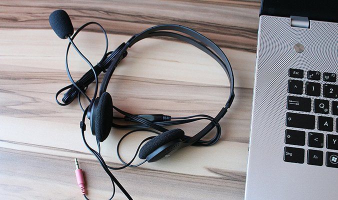 Auriculares_organizar_espacio_trabajo