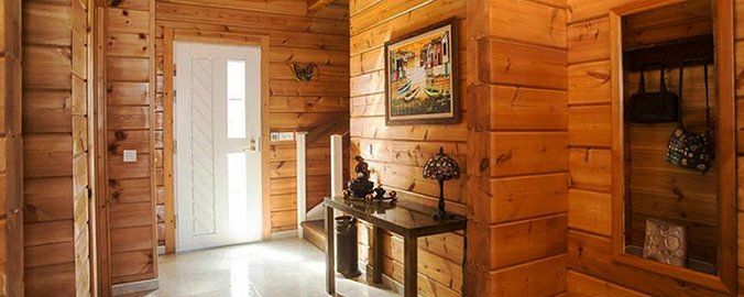 Casas de madera en la montaña