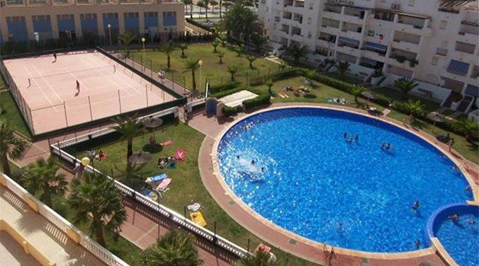 Vacaciones, tenis, apartamentos... Viviendas con pistas - Fotocasa Life Foto: fotocasa