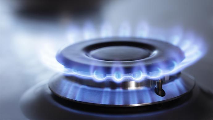 La bombona sigue siendo un 20,6% más cara que hace un año a pesar de la bajada de septiembre, según Facua