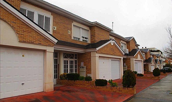 Vivir en una casa adosada. Alquileres por debajo del precio medio - Fotocasa Life casa_alquiler_fotocasa