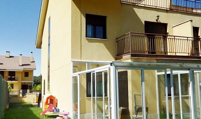 Vivir en una casa adosada. Alquileres por debajo del precio medio - Fotocasa Life casa_alquiler_fotocasa