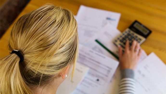 Las comercializadores de luz y gas, obligadas a remitir la quejas de los clientes