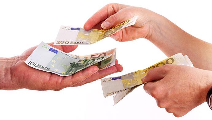 Tipos de préstamos que aplican comisiones a sus cuentas asociadas
