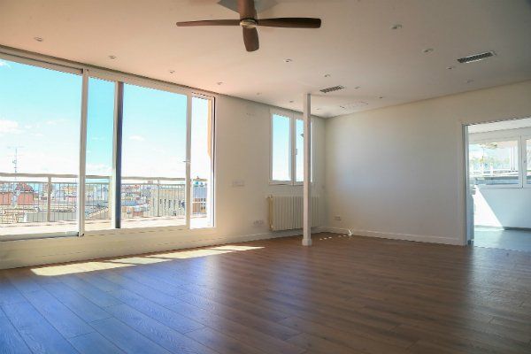 Reforma de un ático en el centro de Madrid [PROYECTO DE REFORMA] - Fotocasa Life - Áticos, Proyecto de reforma - Reformas - Para que el éxito de una reforma integral esté asegurado, además de contar con buenos profesionales, es importante no olvidar que el trabajo en equipo y una comunicación fluida entre la empresa y los clientes es indispensable.