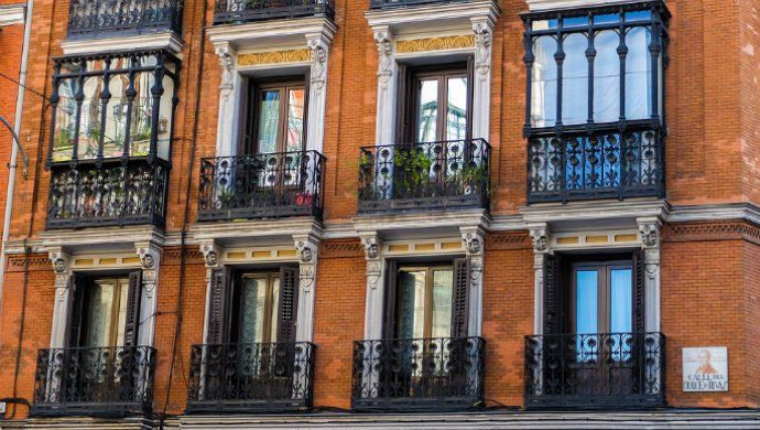 La compraventa de viviendas suma ya nueve meses de ascensos, según el INE