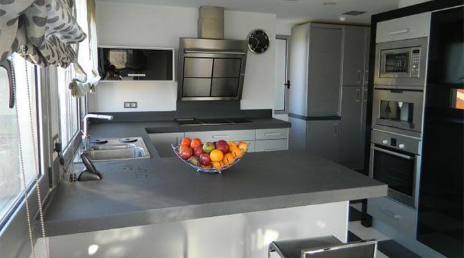 Casas de lujo: 8 áticos espectaculares en alquiler - Fotocasa Life - Alquiler, Áticos, Casas de lujo, Viviendas fotocasa - Alquiler - Los días soleados y las puestas de sol se viven mucho mejor desde un ático. Preciosas vistas, mucha luminosidad... ¿Quién no ha soñado alguna vez con vivir en alguno? Hemos seleccionado ocho áticos situados en algunas de las grandes ciudades para que te quedes con el que más te guste.