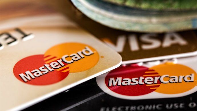 La pequeña trampa de las tarjetas de crédito que te hace pagar más intereses