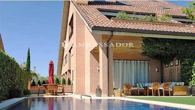 5 casas donde nos gustaría pasar la primavera - Fotocasa Life - chalet, Decoración casas verano, Decoración de exteriores, Decoración de jardín, Decoración de terrazas, Piscina, Primavera - Hogar, Decoración - La primavera tiene algo especial. Ya se empieza a notar el calorcito y viene de gusto estar afuera. Aquí tenéis 5 casas donde pasar una tarde de primavera.