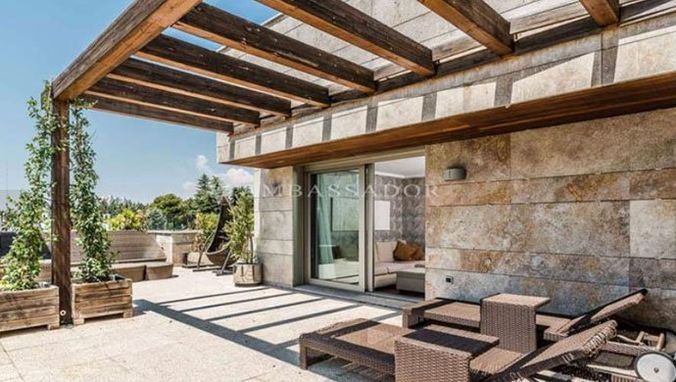 5 casas donde nos gustaría pasar la primavera - Fotocasa Life - chalet, Decoración casas verano, Decoración de exteriores, Decoración de jardín, Decoración de terrazas, Piscina, Primavera - Hogar, Decoración - La primavera tiene algo especial. Ya se empieza a notar el calorcito y viene de gusto estar afuera. Aquí tenéis 5 casas donde pasar una tarde de primavera.