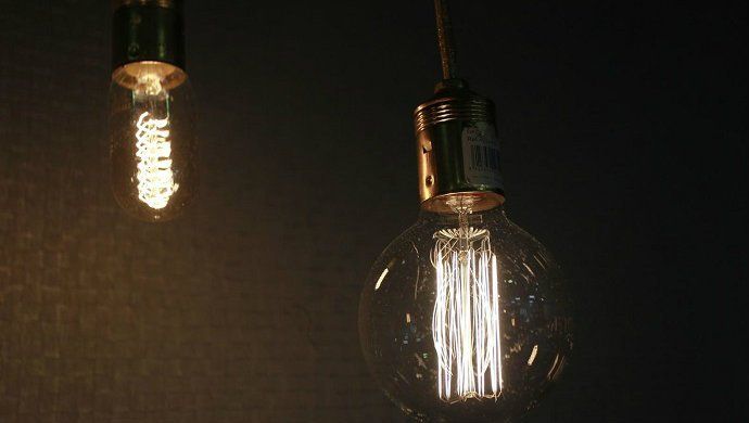 Los usuarios del bono social descienden un 1,1% en 2016 pese a aumentar entre parados y familias