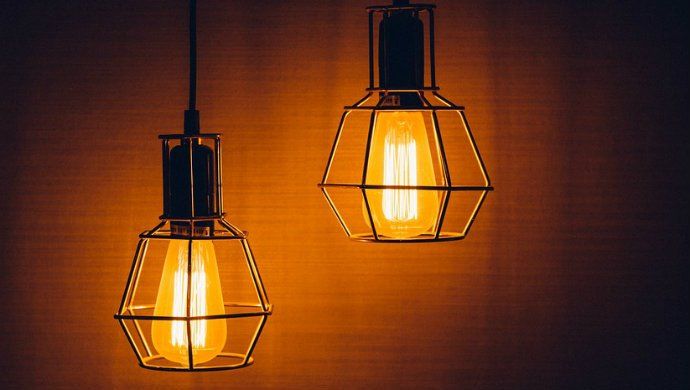 El recibo de la luz vuelve a subir en mayo y encadena dos meses de alzas