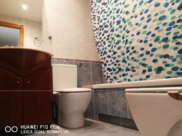 Fotografía inmobiliaria: reglas básicas para vender más (2ª parte) - Fotocasa Life - fotos, huawei, móvil - Vender piso - En la primera parte de este artículo explicamos la gran mayoría de las opciones y alternativas que ofrecen las cámaras de los smartphones de última generación en cuanto a fotografía inmobiliaria. En esta segunda parte profundizamos con algunos consejos prácticos para aplicar a la hora de fotografiar inmuebles en concreto, sin olvidar que si lo que se quiere es obtener resultados de calidad profesional, es recomendable contratar los servicios de un experto.