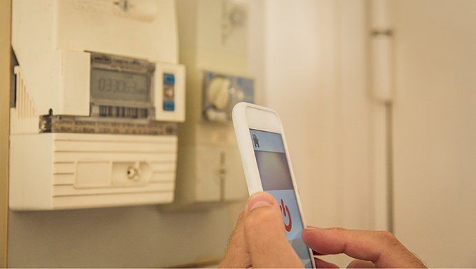 Cómo dar de alta la luz y tramitar el certificado de instalación eléctrica - Fotocasa Life Contrata el suministro de luz de tu nueva casa con seguridad y garantías.