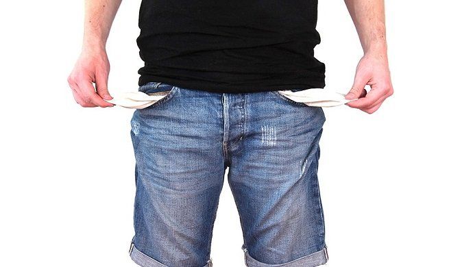 Los menores de 25 años tienen más problemas tienen para llegar a fin de mes y recurren más a su familia