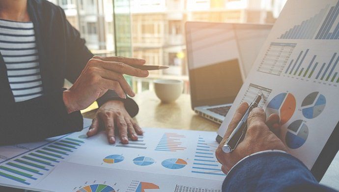 El PIB modera su crecimiento al 0,8% en el tercer trimestre y mantiene la tasa interanual en el 3,1%