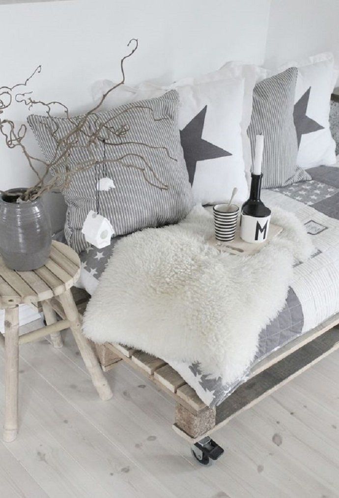 La combinación de sofá y manta no solo es para los domingos - Fotocasa Life - Cambiar decoración casa, Complementos decorativos, Decoración de invierno, Textiles - Hogar, Decoración - Sofá y manta, la combinación perfecta para todo el invierno. Aquí tienes unos cuantos consejos para aportar calidez, color y diseño a tu casa.