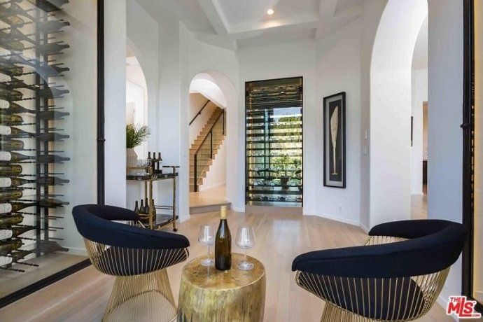 Eva Longoria y su mansión de más de 1.000 metros cuadrados - Fotocasa Life - Casas de famosos, famosos - Curiosidades - Eva Longoria acaba de comprar una nueva mansión de lujo. Tiene más de 1.000 metros cuadrados de superficie y cuesta 13,5 millones de dólares.