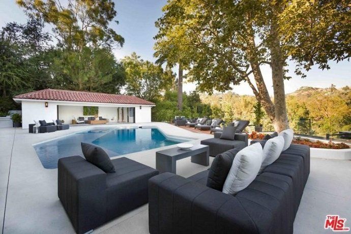 Eva Longoria y su mansión de más de 1.000 metros cuadrados - Fotocasa Life - Casas de famosos, famosos - Curiosidades - Eva Longoria acaba de comprar una nueva mansión de lujo. Tiene más de 1.000 metros cuadrados de superficie y cuesta 13,5 millones de dólares.