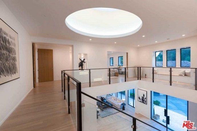 Eva Longoria y su mansión de más de 1.000 metros cuadrados - Fotocasa Life - Casas de famosos, famosos - Curiosidades - Eva Longoria acaba de comprar una nueva mansión de lujo. Tiene más de 1.000 metros cuadrados de superficie y cuesta 13,5 millones de dólares.