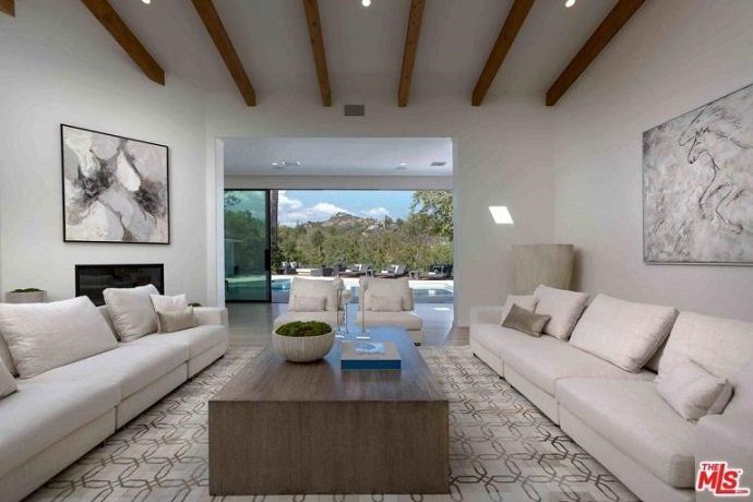Eva Longoria y su mansión de más de 1.000 metros cuadrados - Fotocasa Life - Casas de famosos, famosos - Curiosidades - Eva Longoria acaba de comprar una nueva mansión de lujo. Tiene más de 1.000 metros cuadrados de superficie y cuesta 13,5 millones de dólares.