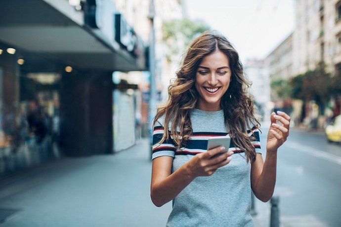 Cómo aprovechar el Black Friday para ahorrar en Internet y móvil - Fotocasa Life Cómo aprovechar el Black Friday para ahorrar en Internet y móvil - Fotocasa Life - Internet, Operadoras telefonía, Telefonía, Telefonía fija, Telefonía móvil - Servicios del hogar - ¿Sabes cómo aprovechar el Black Friday para hacerte con algunos descuentos en Internet móvil? Aquí tienes las claves, según HelpMyCash.