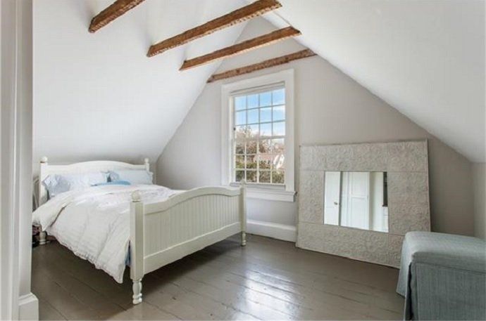 Anne Hathaway compra esta mansión en Connecticut por 2,3 millones de euros - Fotocasa Life - Casas de famosos, famosos - Curiosidades - Anne Hathaway se acaba de comprar una nueva mansión en Connecticut. Le ha costado 2,3 millones de euros, pero lo cierto es que lo vale. Así es por dentro.