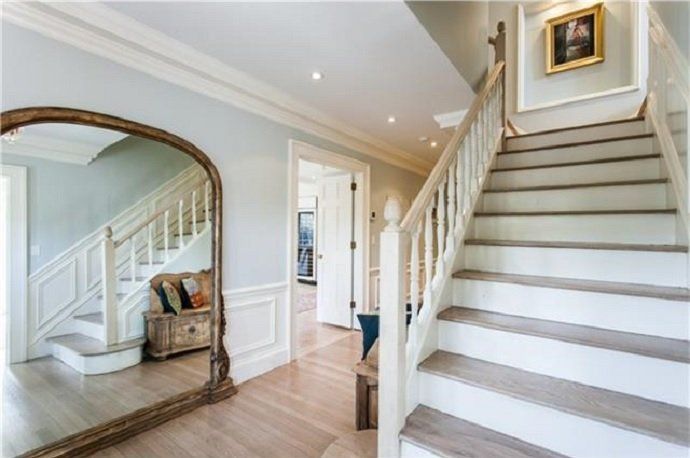 Anne Hathaway compra esta mansión en Connecticut por 2,3 millones de euros - Fotocasa Life - Casas de famosos, famosos - Curiosidades - Anne Hathaway se acaba de comprar una nueva mansión en Connecticut. Le ha costado 2,3 millones de euros, pero lo cierto es que lo vale. Así es por dentro.