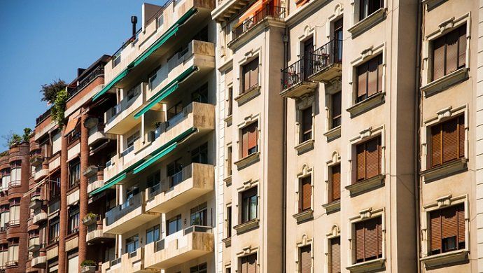 El Tribunal Constitucional estudia el recurso contra el nuevo impuesto catalán sobre viviendas vacías