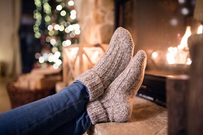Navidad en casa: trucos para que la factura de la luz no brille más que el árbol - Fotocasa Life navidad factura eléctrica